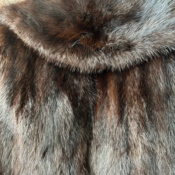 Brown beaver fur collared jacket - Picture 9 of 10